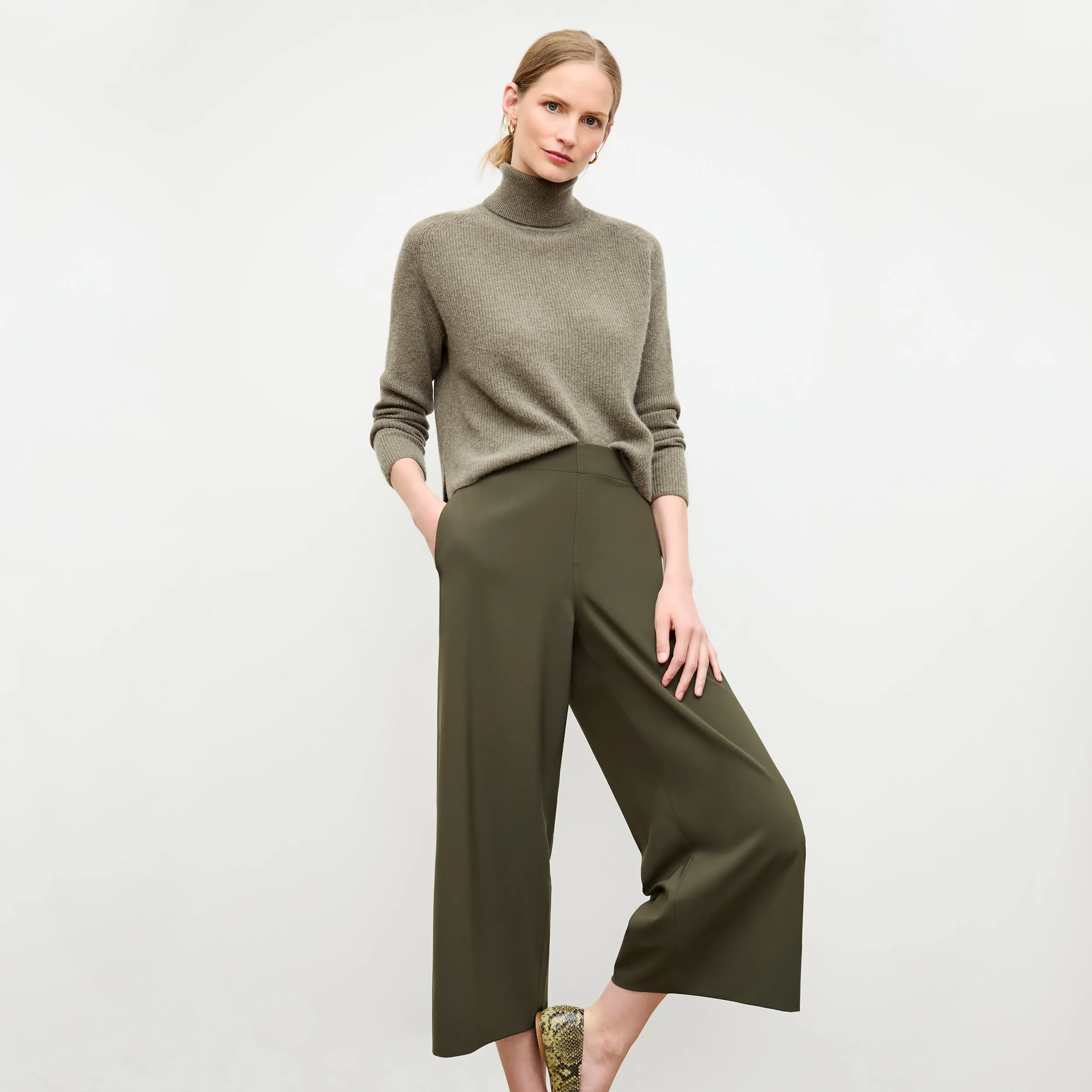 Arbus Sweater - Cashmere :: Dark Moss