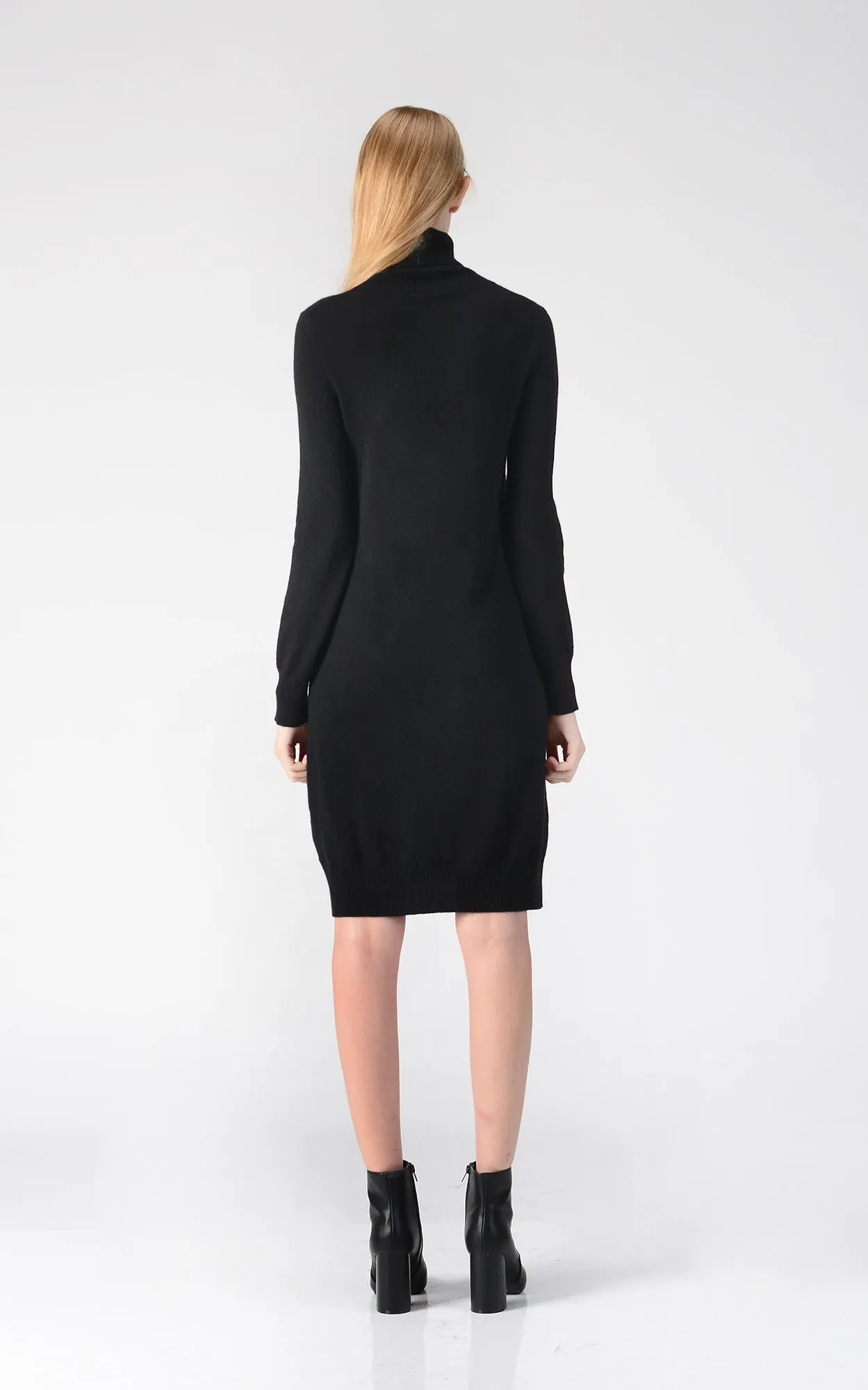 Turtleneck Slimfit Dress_Black